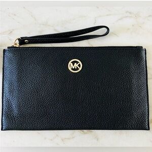 Michael Kors ‘Fulton’ Pebble Stone Black Leather with Gold Logo Zip Wristlet